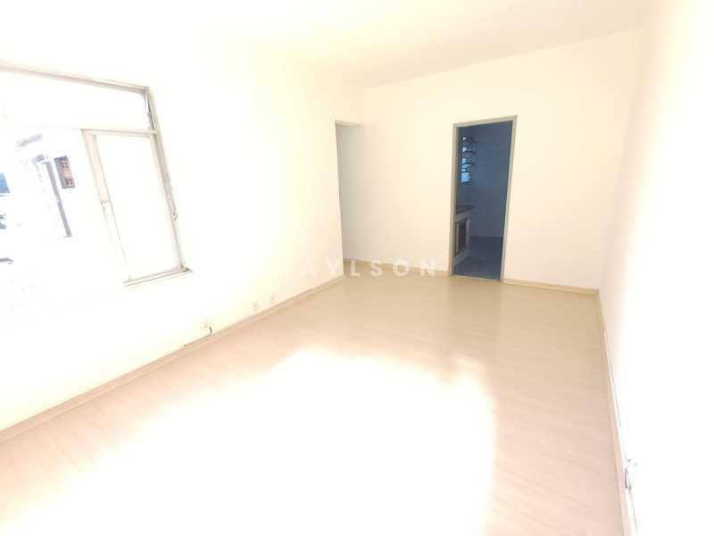 Apartamento à venda com 2 quartos, 61m² - Foto 1