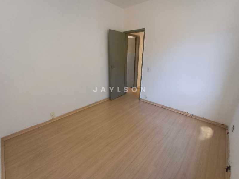 Apartamento à venda com 2 quartos, 61m² - Foto 2