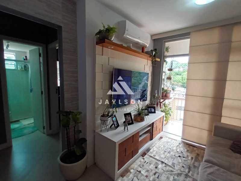 Apartamento à venda com 2 quartos, 72m² - Foto 4