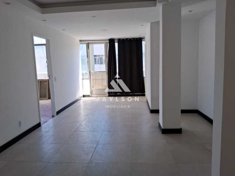 Cobertura à venda com 3 quartos, 150m² - Foto 2