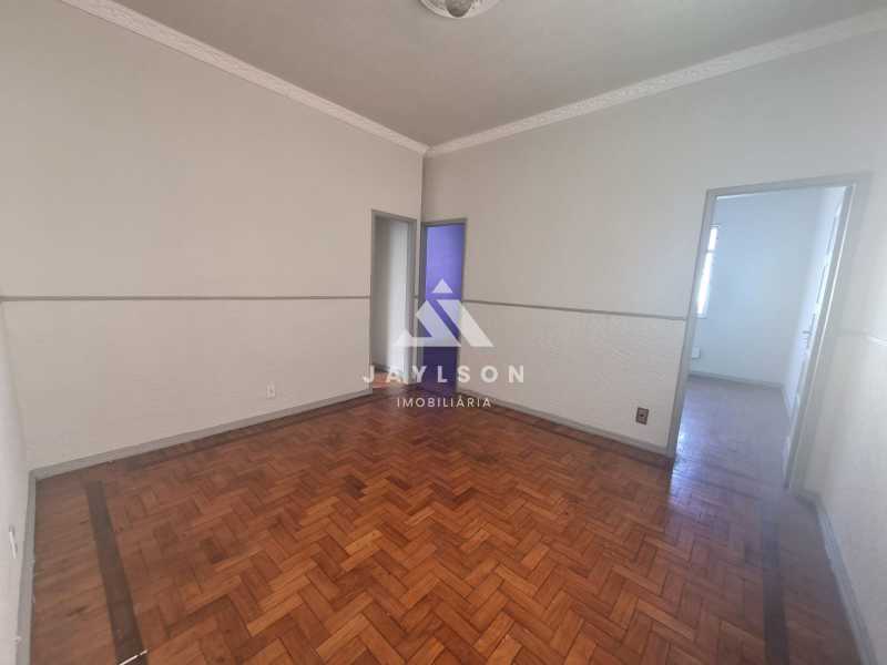 Apartamento à venda com 2 quartos, 60m² - Foto 2