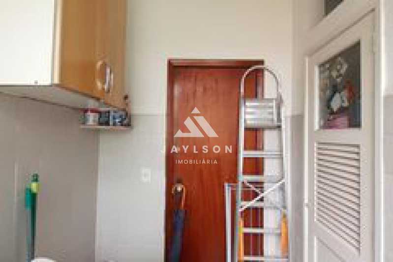 Apartamento à venda com 2 quartos, 62m² - Foto 9