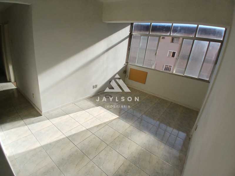 Apartamento à venda com 3 quartos, 75m² - Foto 1