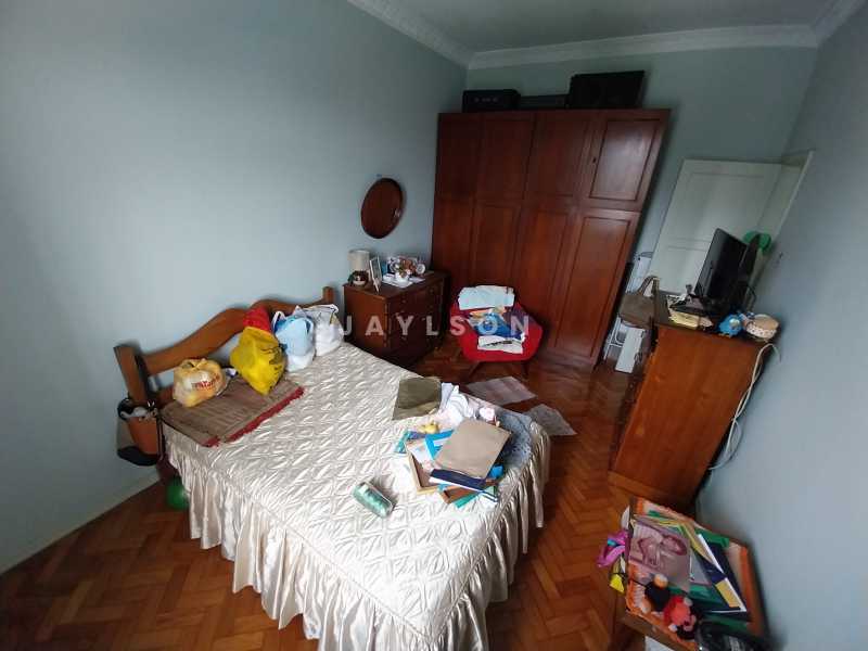 Apartamento à venda com 2 quartos, 70m² - Foto 11