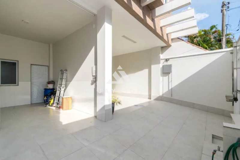 Casa à venda com 4 quartos, 400m² - Foto 29