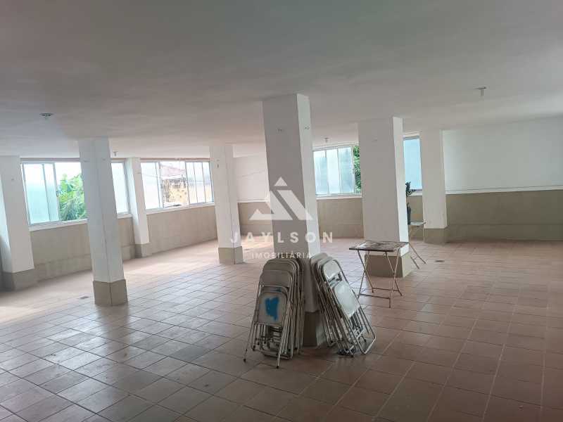 Apartamento à venda com 2 quartos, 69m² - Foto 4