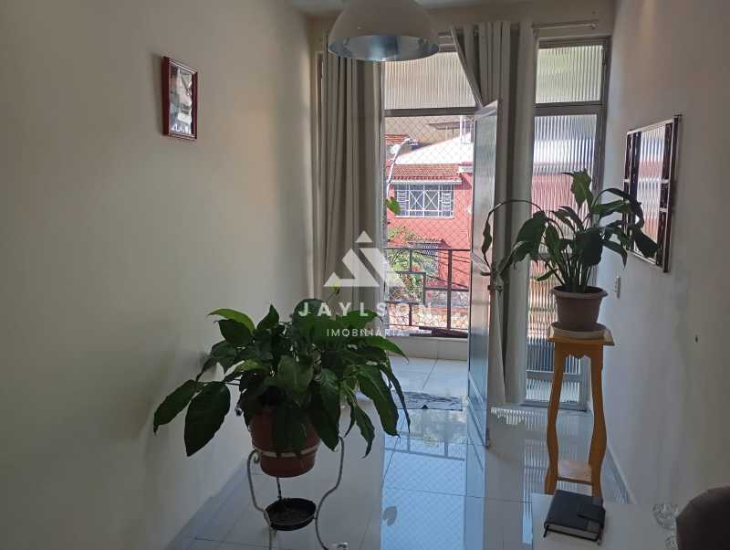 Apartamento à venda com 2 quartos, 64m² - Foto 3