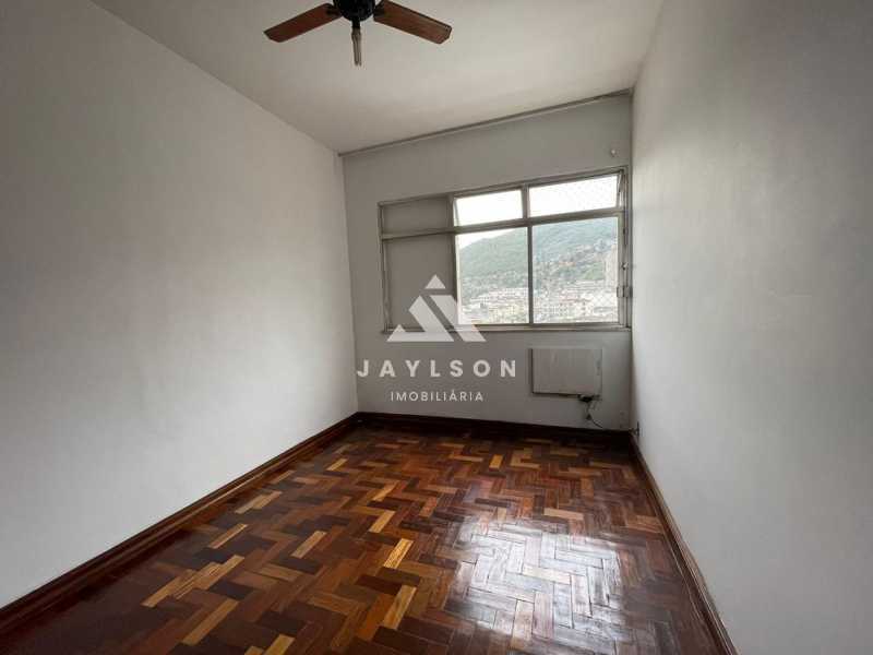 Apartamento à venda com 2 quartos, 82m² - Foto 6