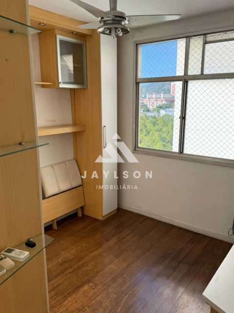 Apartamento à venda com 2 quartos, 75m² - Foto 10