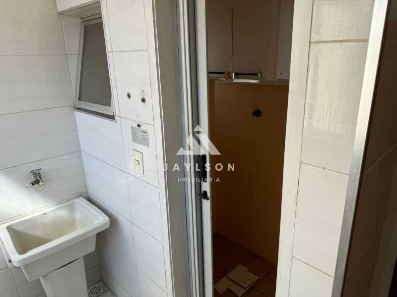 Apartamento à venda com 2 quartos, 75m² - Foto 24