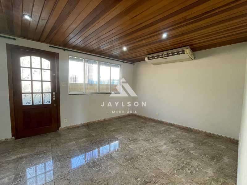 Casa de Vila à venda com 4 quartos, 131m² - Foto 3