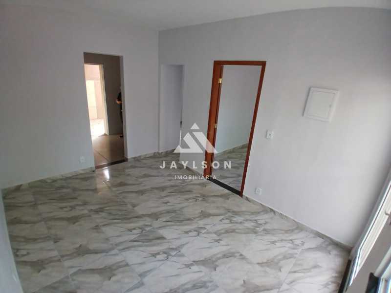 Casa de Vila à venda com 2 quartos, 50m² - Foto 2