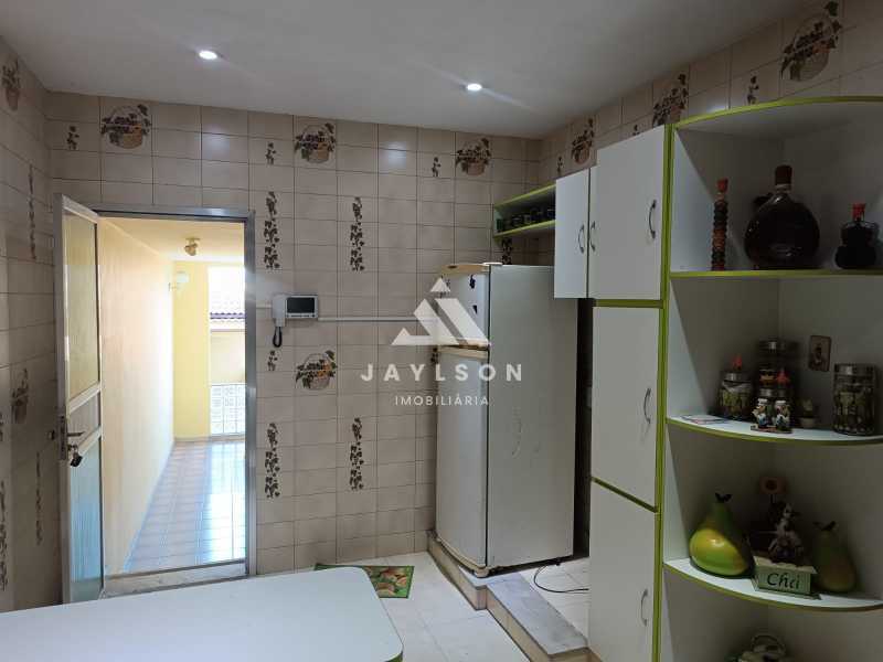 Casa à venda com 3 quartos, 190m² - Foto 14