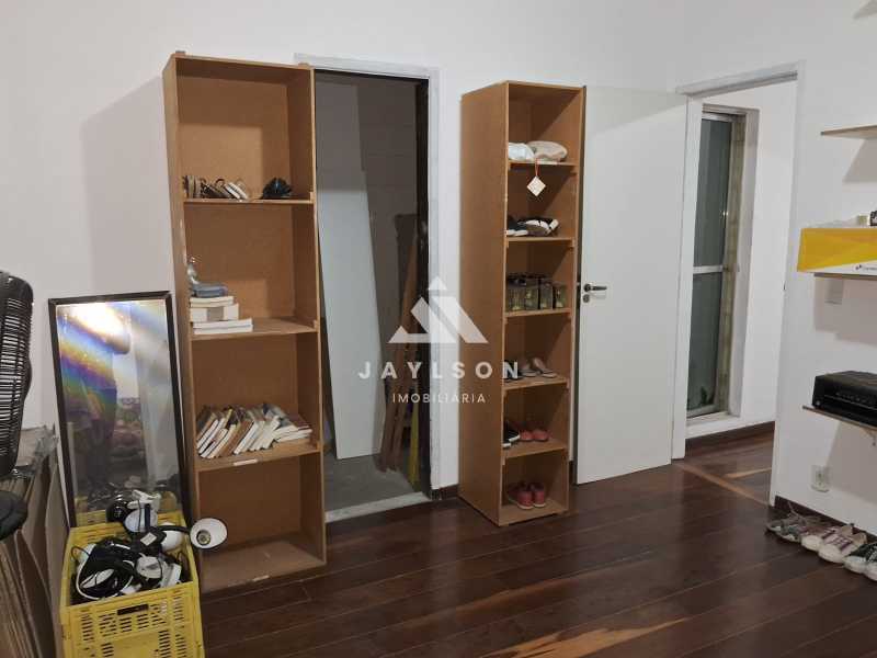 Casa à venda com 4 quartos, 327m² - Foto 9