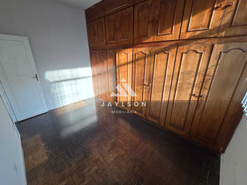 Apartamento à venda com 2 quartos, 78m² - Foto 3