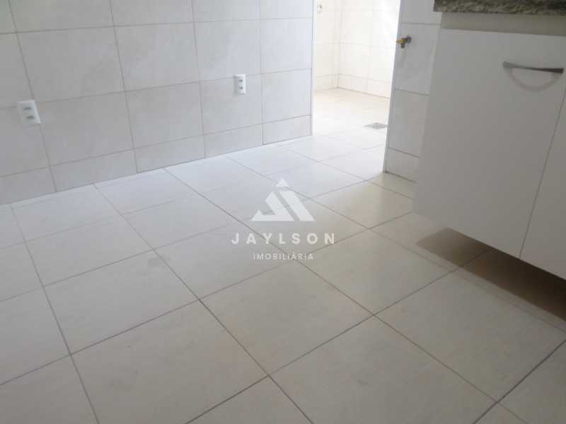 Apartamento à venda com 2 quartos, 70m² - Foto 18