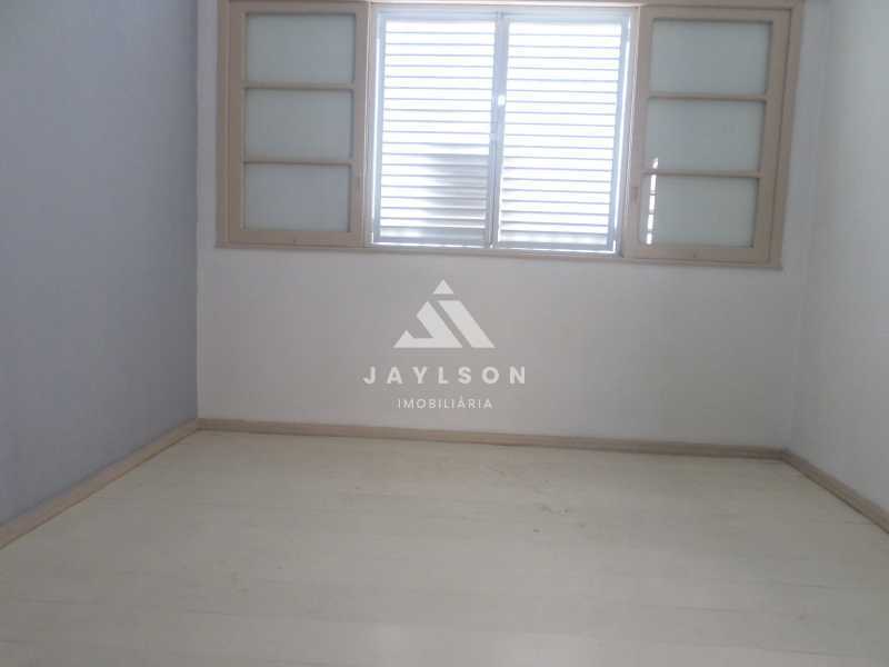 Apartamento à venda com 2 quartos, 70m² - Foto 13