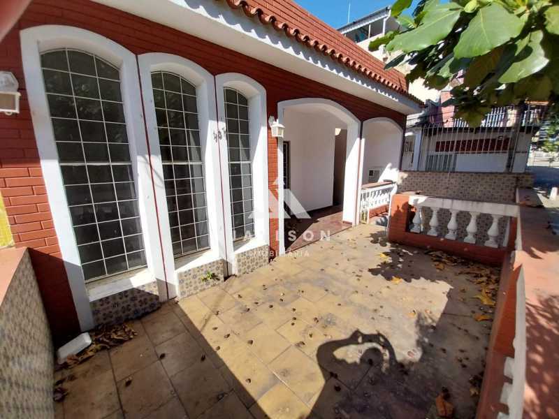 Casa à venda com 4 quartos, 223m² - Foto 4