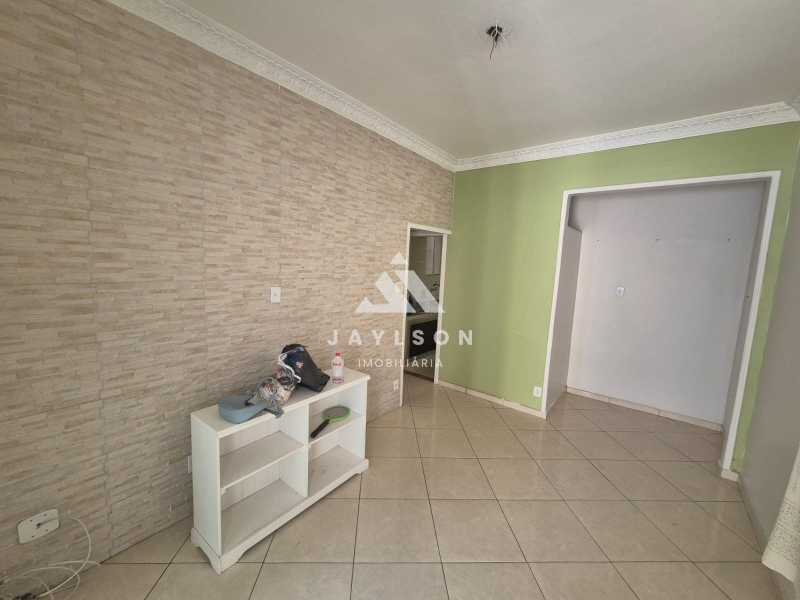 Apartamento à venda com 2 quartos, 65m² - Foto 1