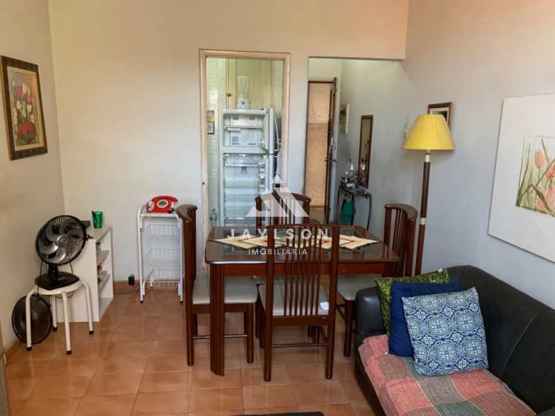 Apartamento à venda com 1 quarto, 45m² - Foto 2