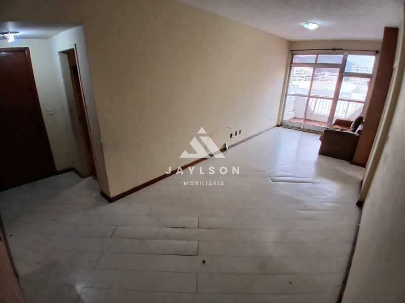 Apartamento à venda com 2 quartos, 80m² - Foto 1