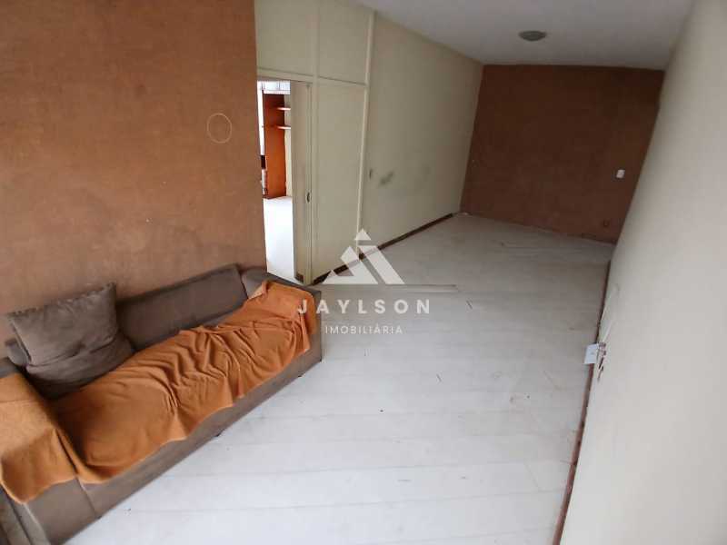 Apartamento à venda com 2 quartos, 80m² - Foto 3