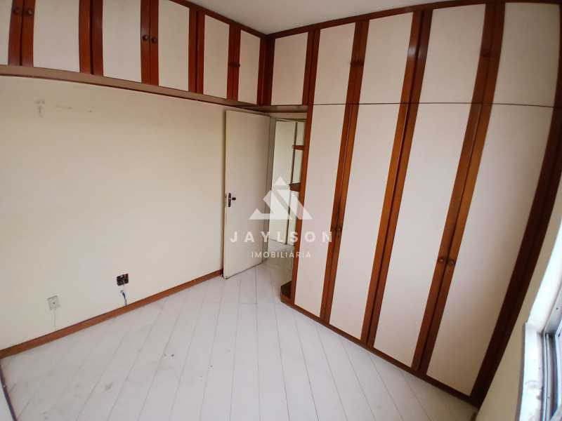 Apartamento à venda com 2 quartos, 80m² - Foto 11