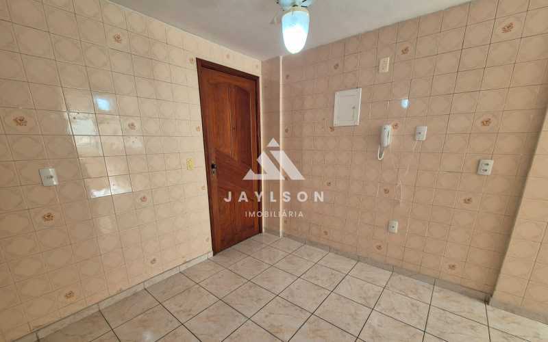 Apartamento à venda com 2 quartos, 67m² - Foto 13