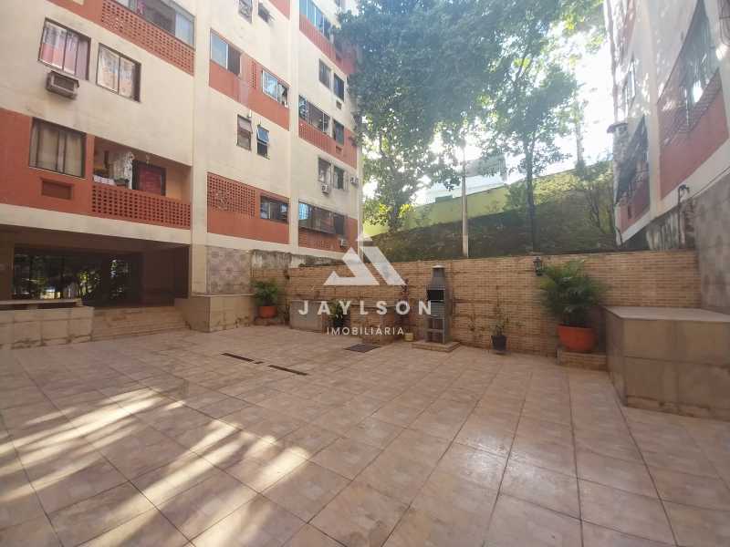 Apartamento à venda com 2 quartos, 61m² - Foto 2