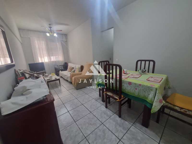 Apartamento à venda com 2 quartos, 75m² - Foto 1