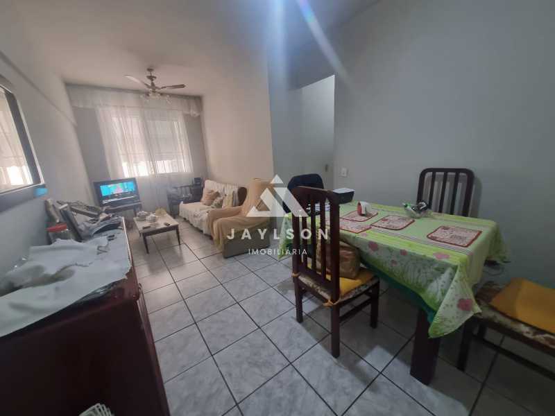 Apartamento à venda com 2 quartos, 75m² - Foto 11