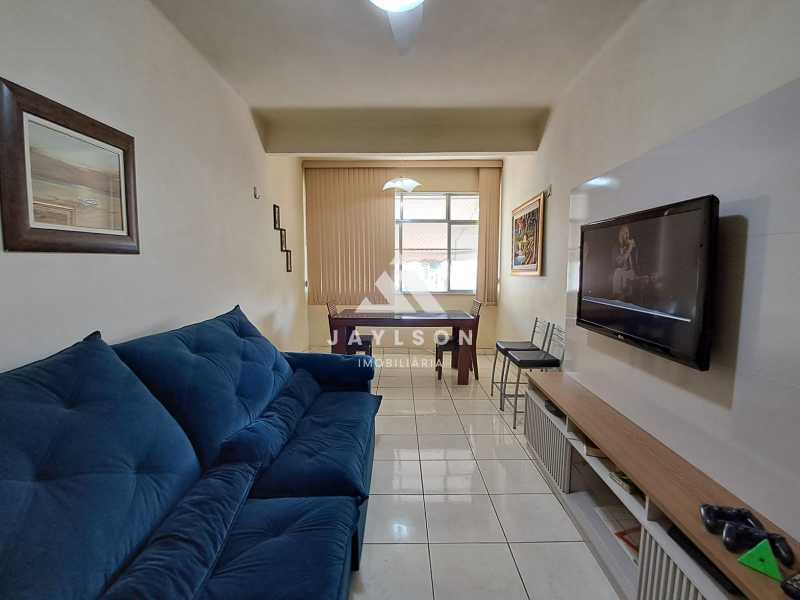 Apartamento à venda com 2 quartos, 70m² - Foto 3