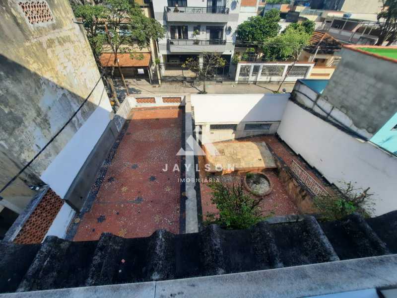 Casa à venda com 4 quartos, 180m² - Foto 2