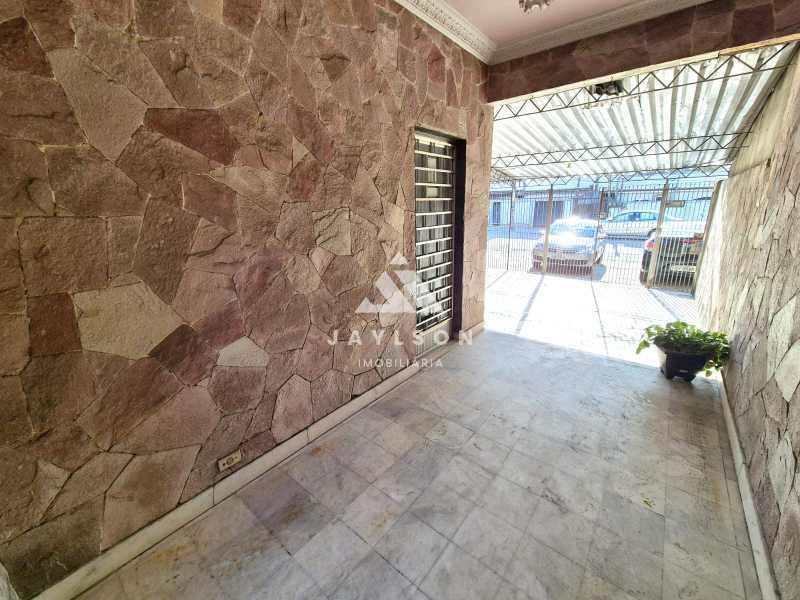 Casa à venda com 4 quartos, 74m² - Foto 4