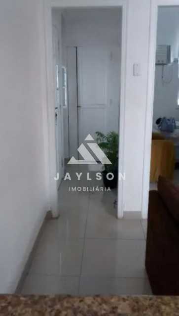 Apartamento à venda com 2 quartos, 64m² - Foto 3