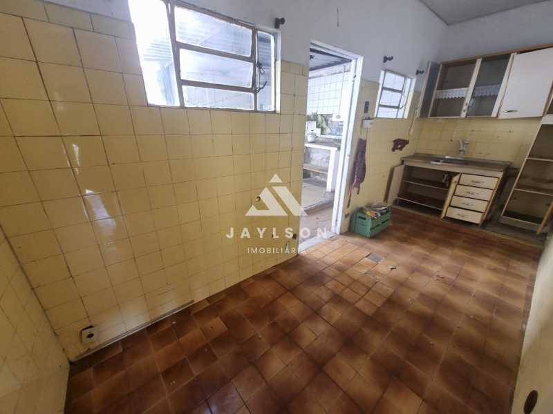 Casa à venda com 4 quartos, 130m² - Foto 17