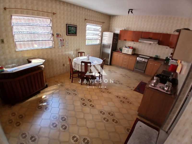 Casa à venda com 4 quartos, 130m² - Foto 13