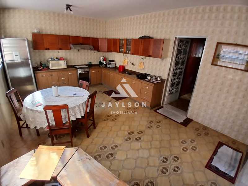 Casa à venda com 4 quartos, 130m² - Foto 14