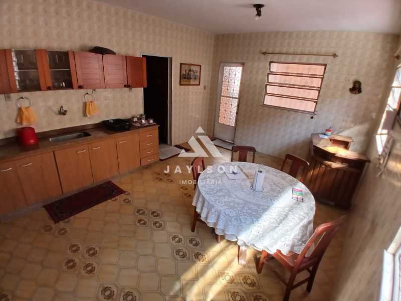 Casa à venda com 4 quartos, 130m² - Foto 15