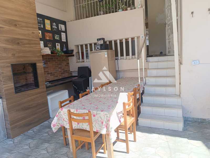 Casa à venda com 3 quartos, 60m² - Foto 12