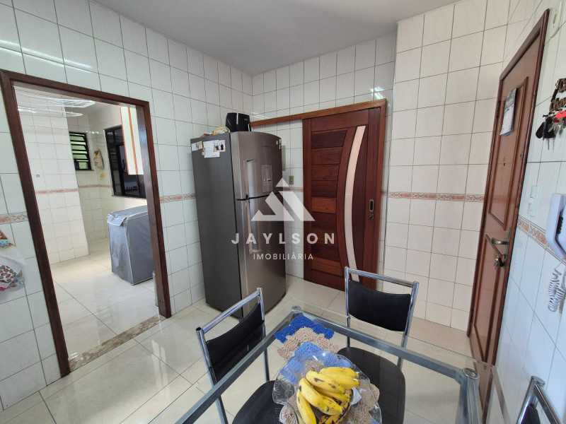 Apartamento à venda com 3 quartos, 104m² - Foto 19