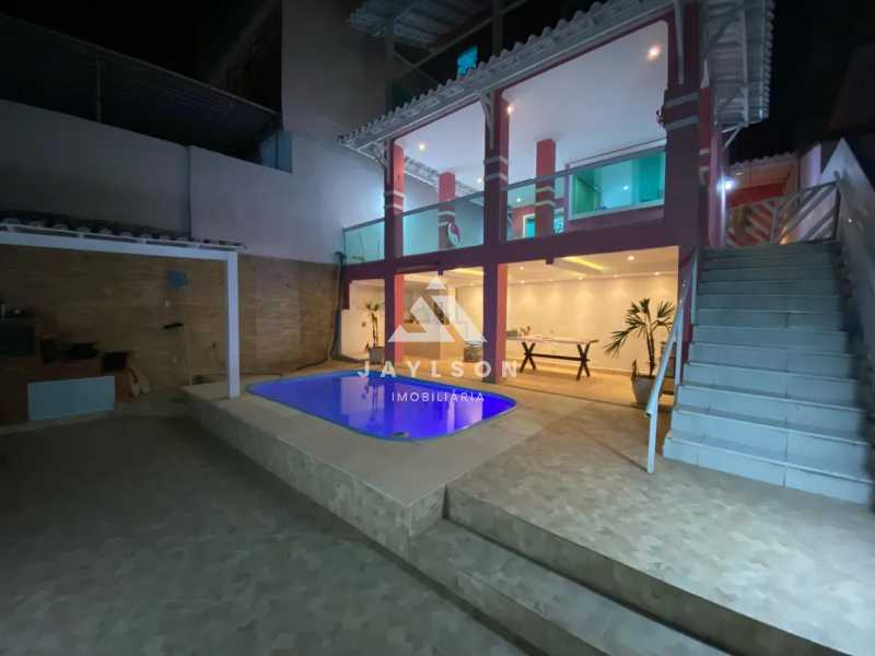 Casa à venda com 3 quartos, 350m² - Foto 1