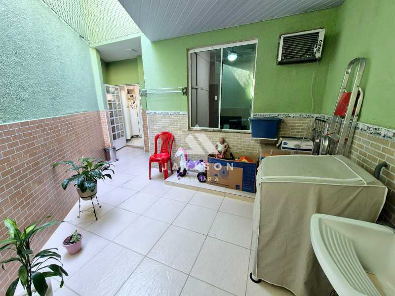 Casa à venda com 2 quartos, 70m² - Foto 19