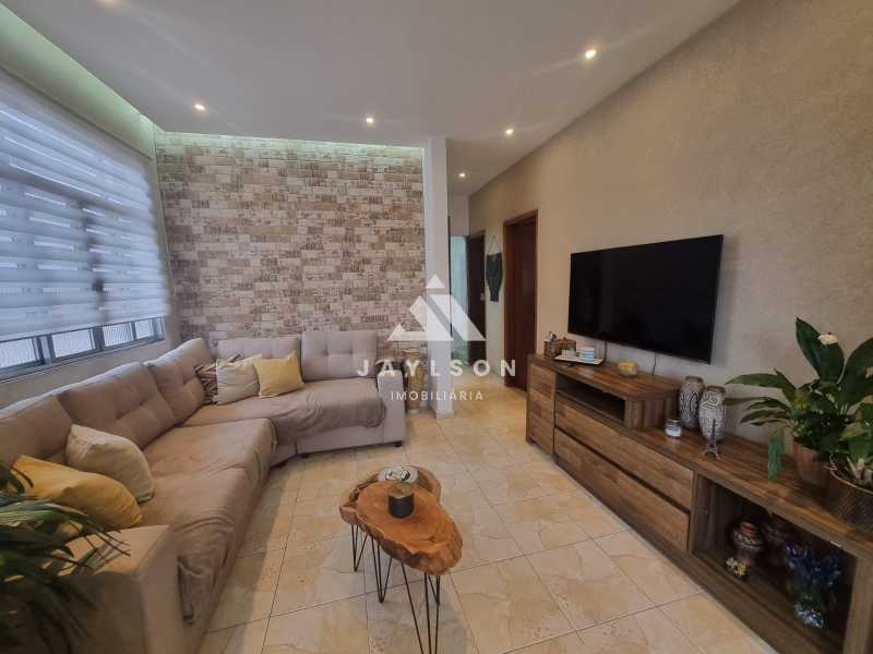 Casa à venda com 8 quartos, 345m² - Foto 1