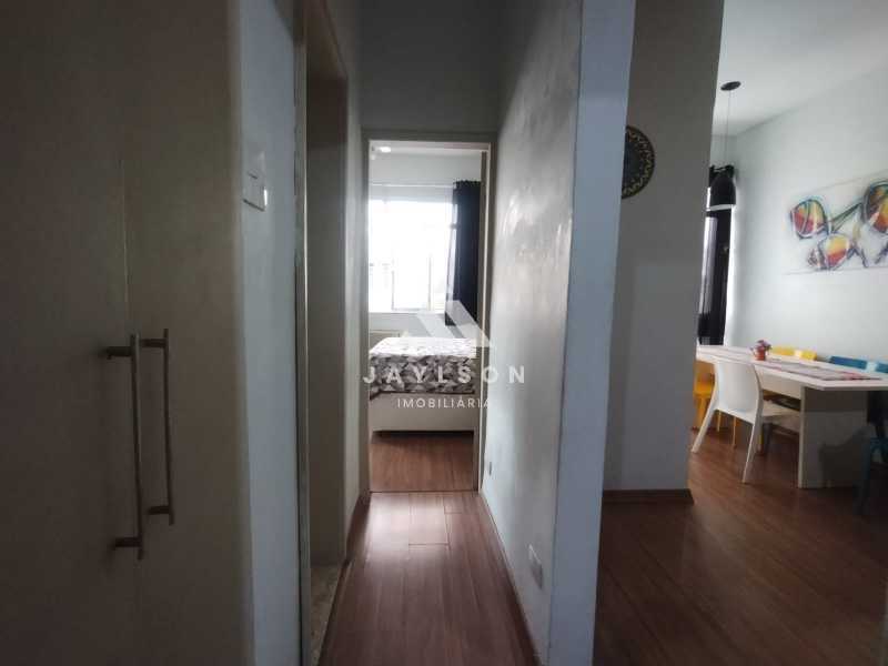 Apartamento à venda com 2 quartos, 62m² - Foto 6