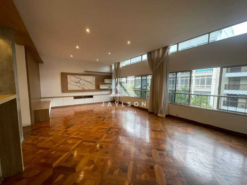 Apartamento à venda com 3 quartos, 158m² - Foto 3