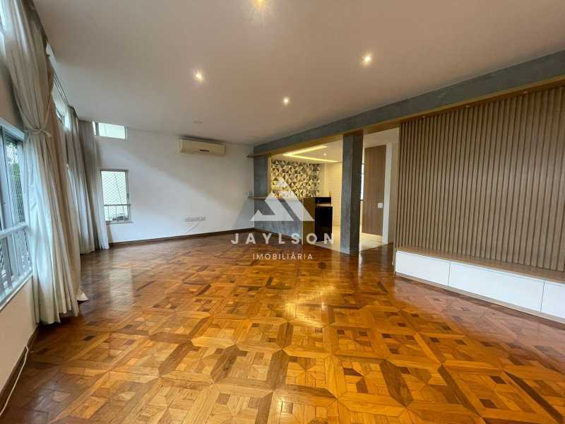 Apartamento à venda com 3 quartos, 158m² - Foto 4