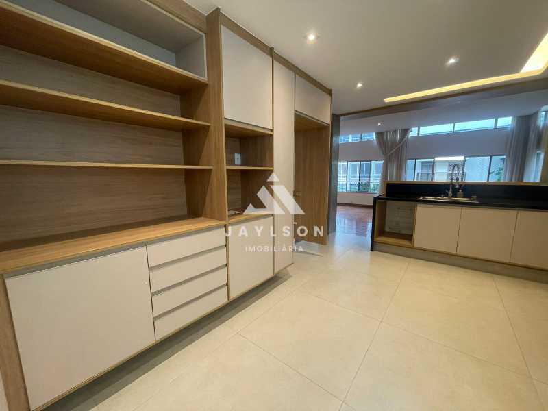 Apartamento à venda com 3 quartos, 158m² - Foto 11