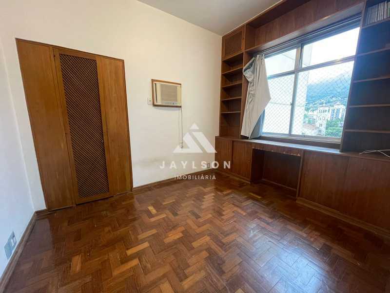 Apartamento à venda com 3 quartos, 158m² - Foto 23