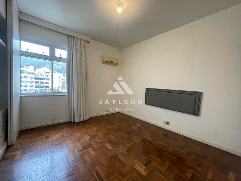 Apartamento à venda com 3 quartos, 158m² - Foto 24